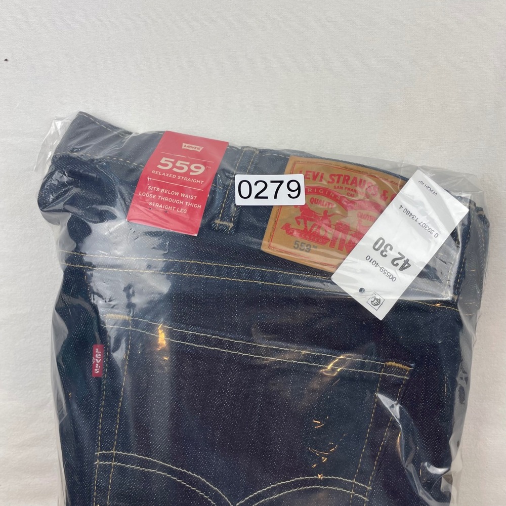 Levis 559 Relaxed Straight Jeans Mens 42x30 Dark Indigo Blue Denim 00559-4010 - Picture 10 of 10